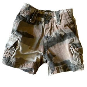 Little 77 camp cargo shorts 0-3months